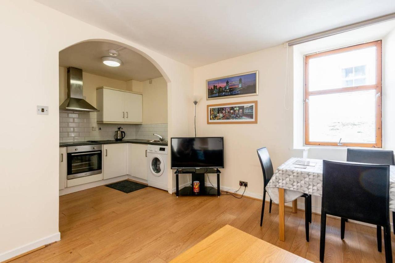City Centre 2 Bed - Baron Taylor Street Inverness Exterior photo